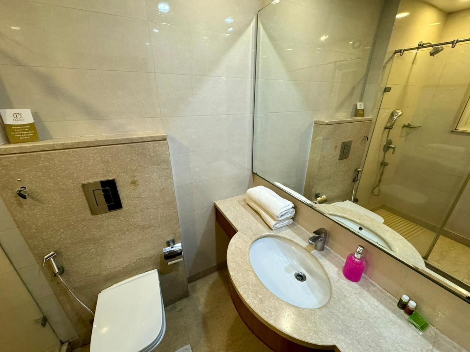 Hotel Florence Inn, Karol Bagh, New Delhi, 2 Min From Metro Exteriör bild