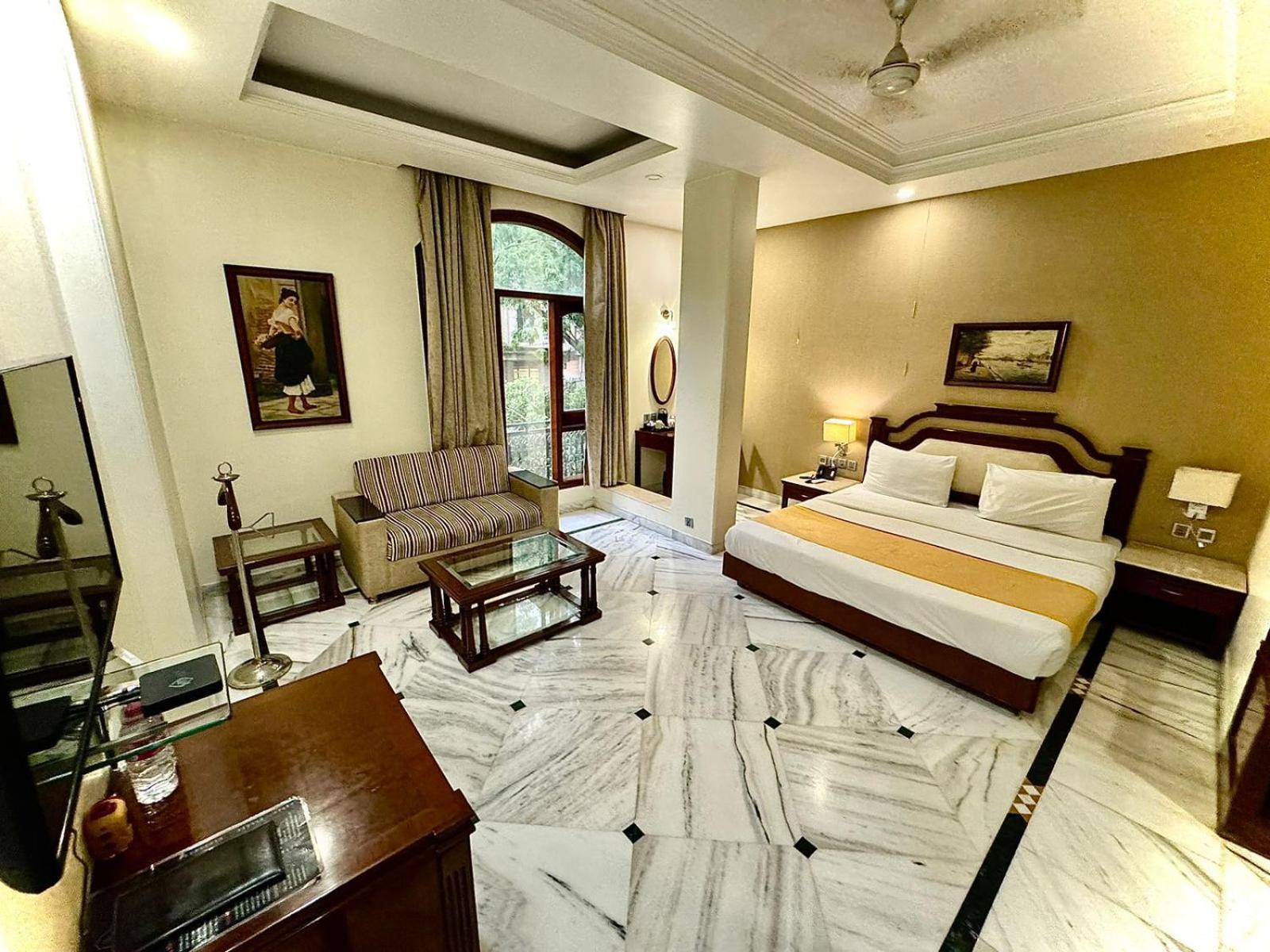 Hotel Florence Inn, Karol Bagh, New Delhi, 2 Min From Metro Exteriör bild