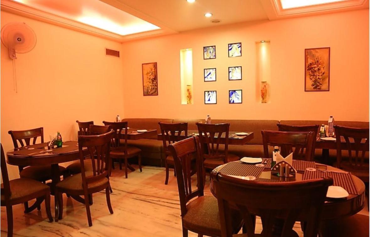 Hotel Florence Inn, Karol Bagh, New Delhi, 2 Min From Metro Exteriör bild