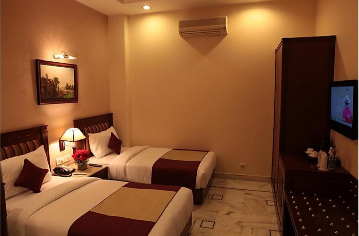 Hotel Florence Inn, Karol Bagh, New Delhi, 2 Min From Metro Exteriör bild