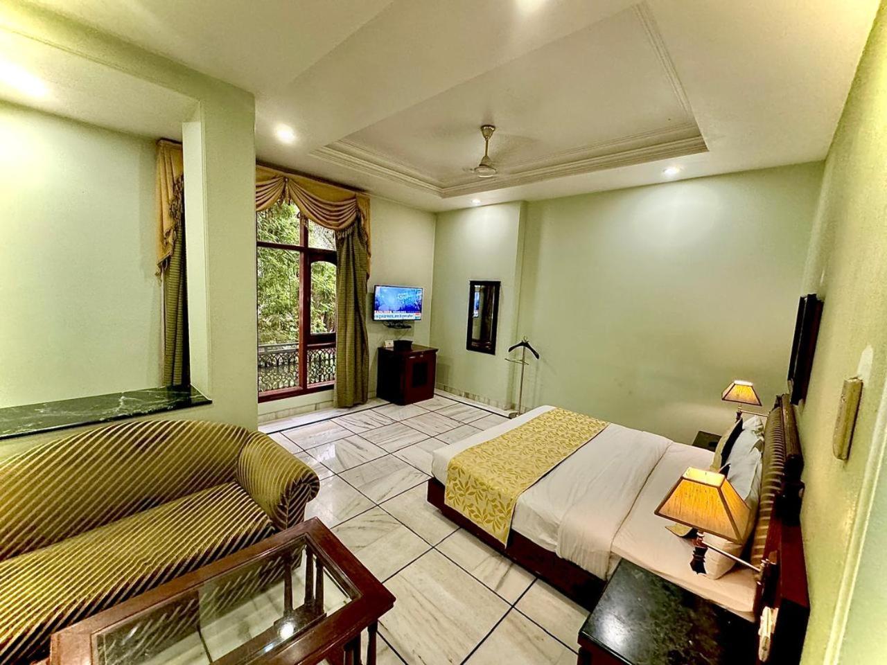 Hotel Florence Inn, Karol Bagh, New Delhi, 2 Min From Metro Exteriör bild